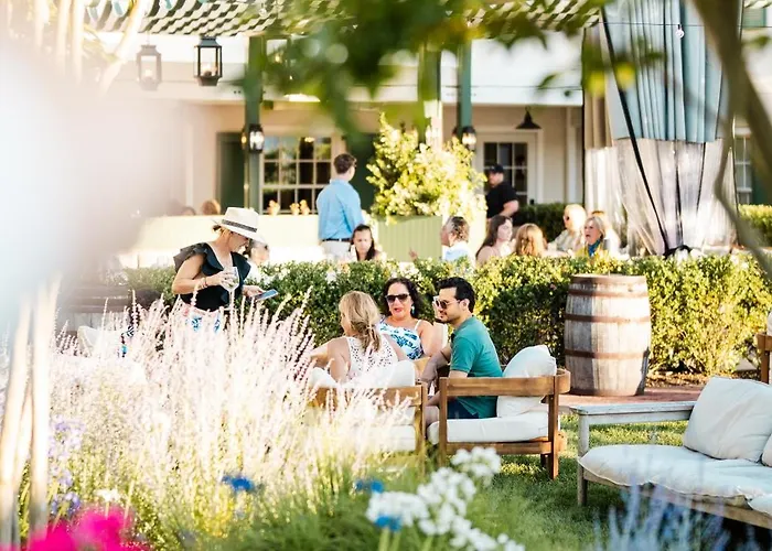 Canoe Place Inn & Cottages